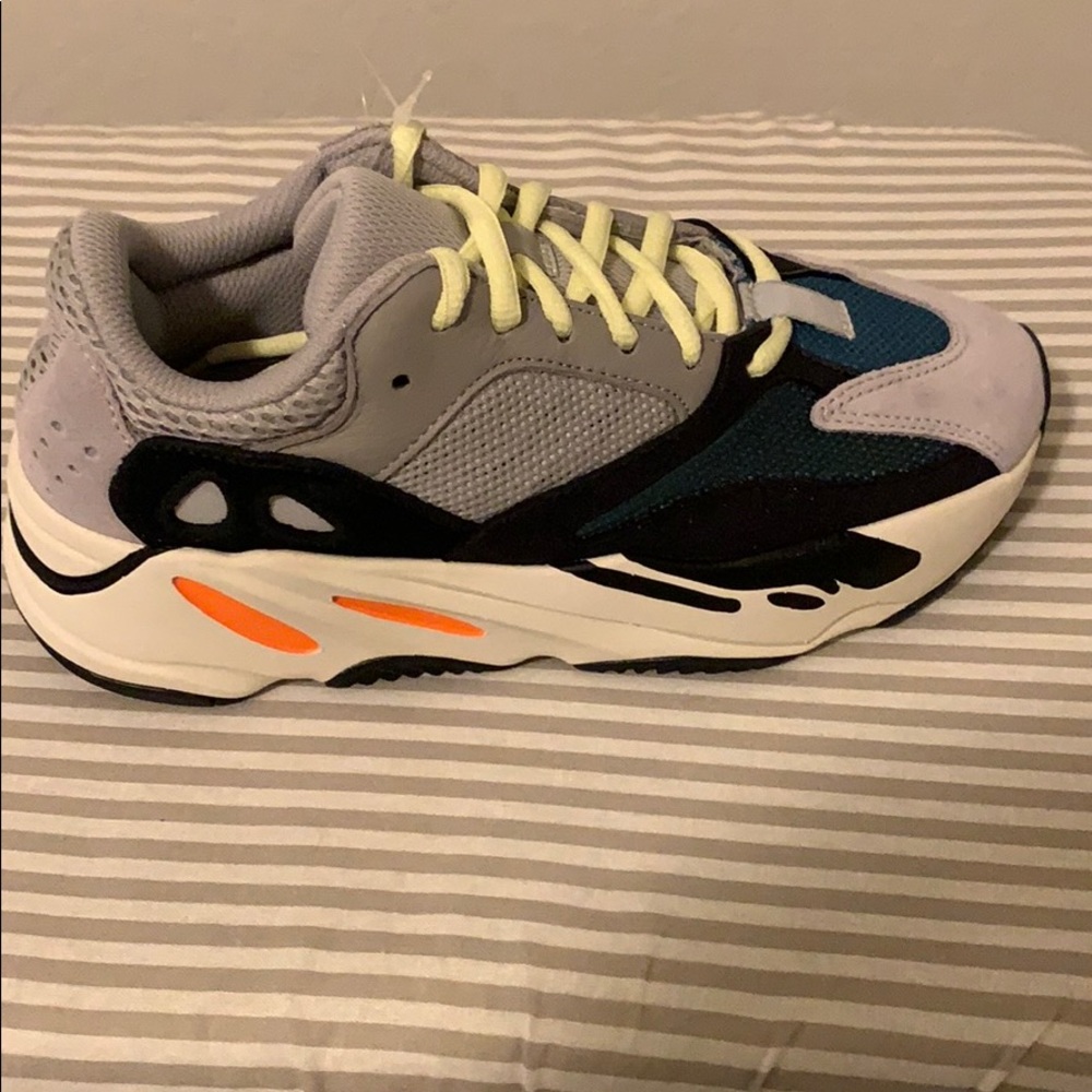 Yeezy boost 700 Wave Runner